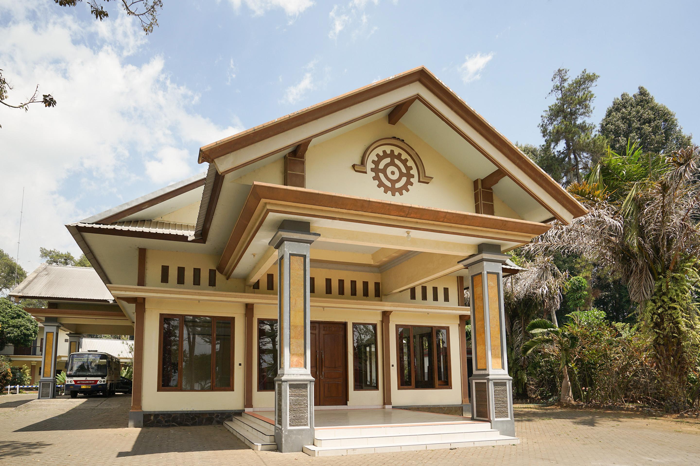 Hotel Bumi Bermi Permai Probolinggo Exterior foto